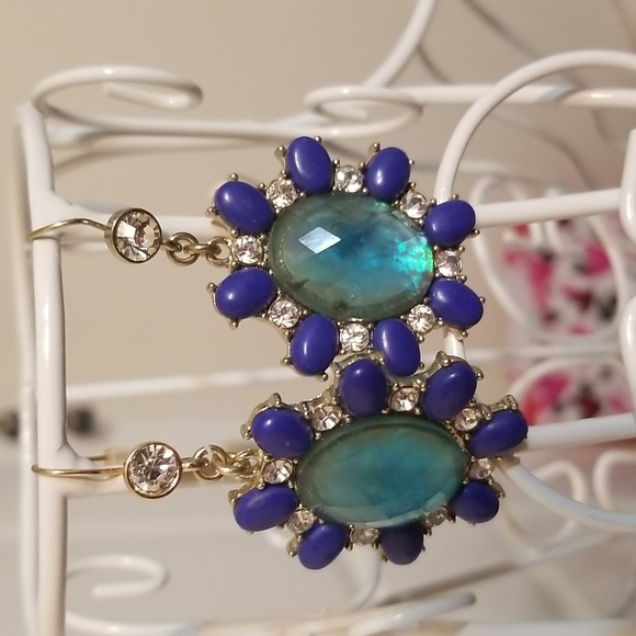 Gorgeous earrings - Picture 3 of 6